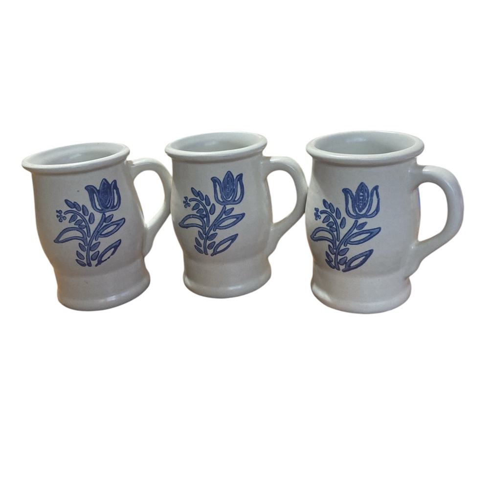 PFALTZGRAFF YORKTOWNE SET OF 3 STONEWARE BARREL MUGS WITH BLUE TULIP DESIGN